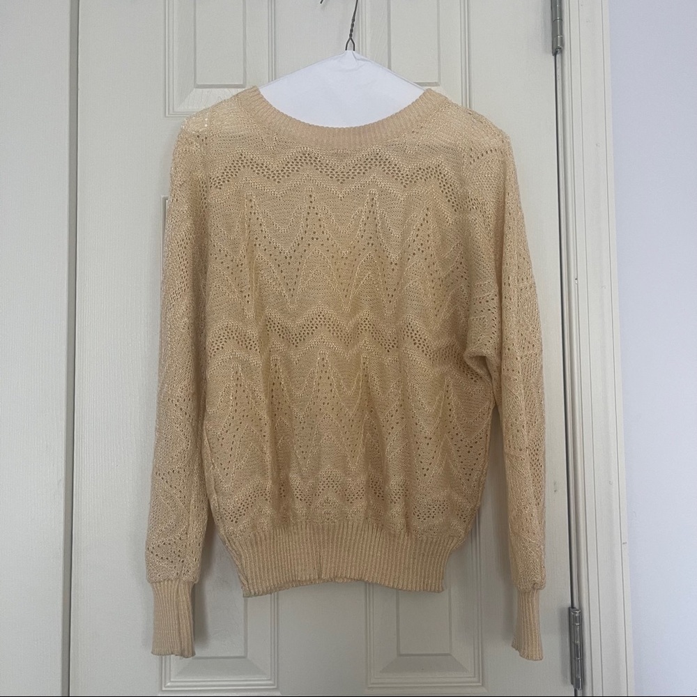 Yellow / beige sweater